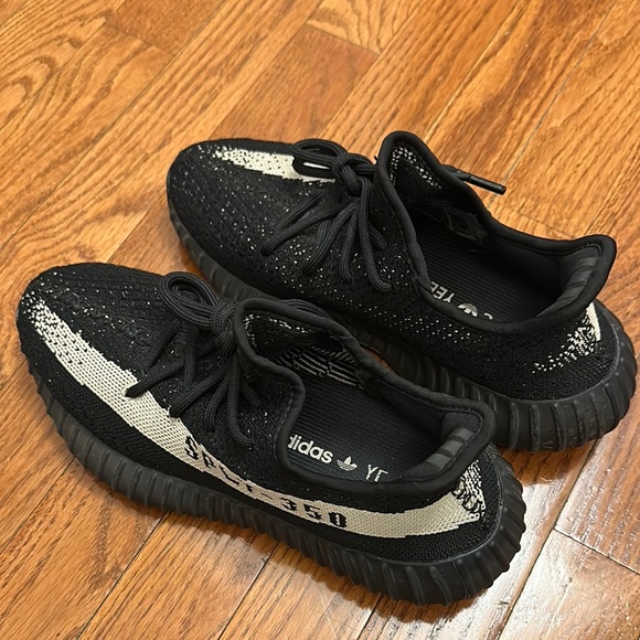Adidas Black Sneakers Yeezy Boost 350 V2 - Picture 9 of 9